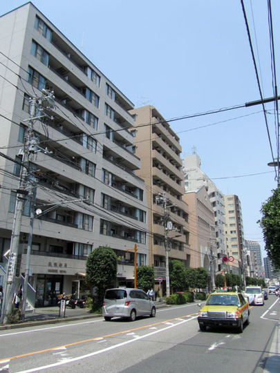 新宿區新耐震物件，地鐵徒步一分鐘，交通方便，收租之選