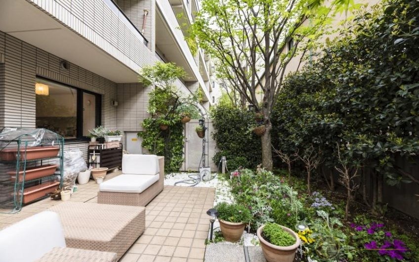 東京広尾駅一棟豪宅, 1275呎+437呎大花園, 買黎自住一流!
